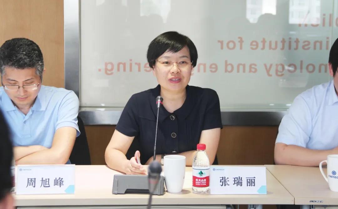 “聚鑫汇奖学金&聚鑫汇爱心基金”捐赠仪式顺利举行