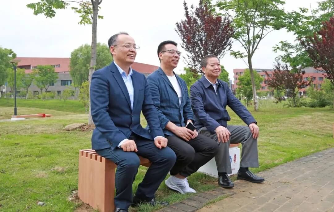 1624587089712554.jpg 浓浓母校情、依依校友心,杨和荣董事长出席安徽理工大学三项活动