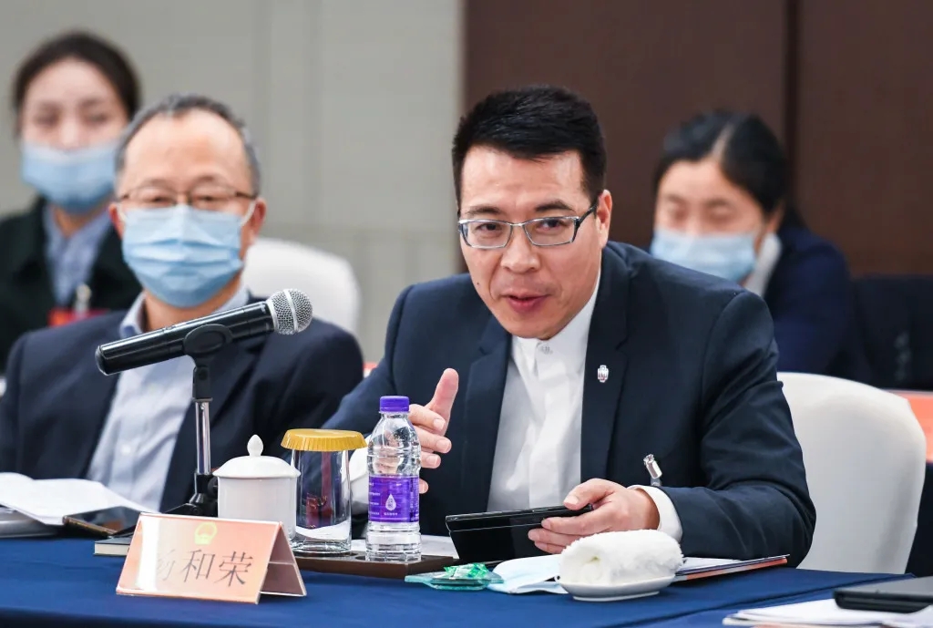 1621911632437316.jpg 市人大代表杨和荣:加快构建与宁波经济发展水平相适应的高等教育体系